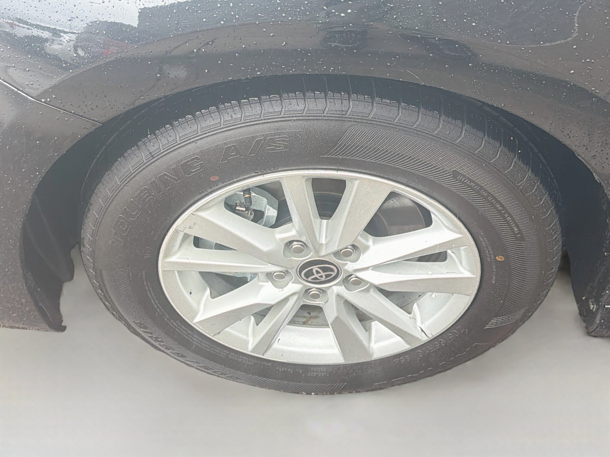 Used 2025 Toyota Camry LE FWD image 11
