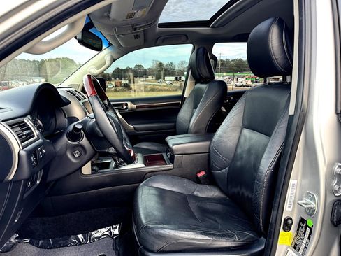 Used 2014 Lexus GX 460 image 3