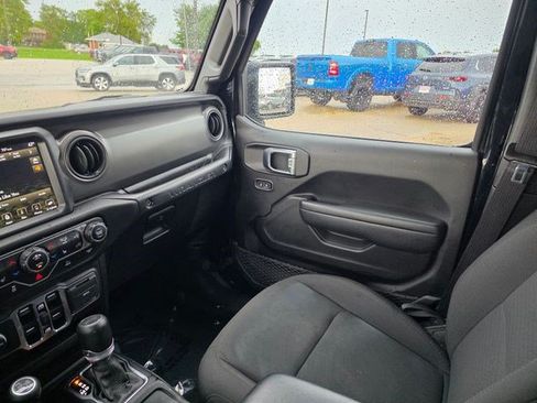 Used 2023 Jeep Wrangler Unlimited w/ Sun & Screen Package AWD/4WD image 38