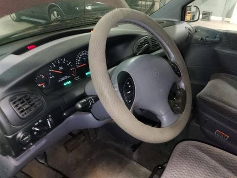 Used 1999 Plymouth Grand Voyager FWD image 32