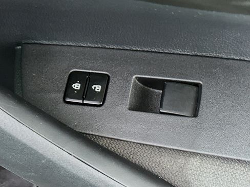 Used 2025 Toyota Corolla LE FWD image 28