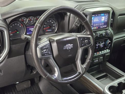 Used 2020 Chevrolet Silverado 1500 LT Trail Boss AWD/4WD image 15