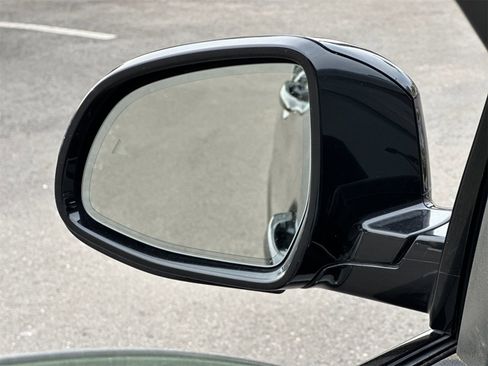 Used 2022 BMW X6 xDrive40i w/ Executive Package image 9