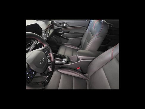 Used 2025 Chevrolet Trax RS w/ Driver Confidence Package FWD image 11