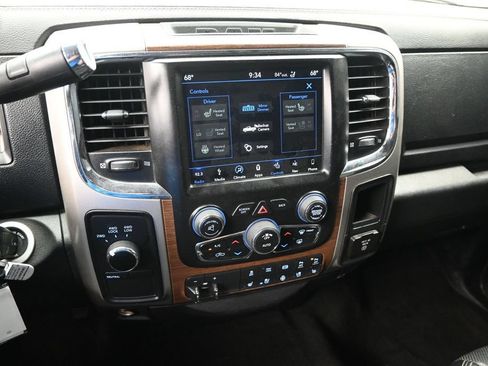 Used 2016 RAM 2500 Laramie AWD/4WD image 17