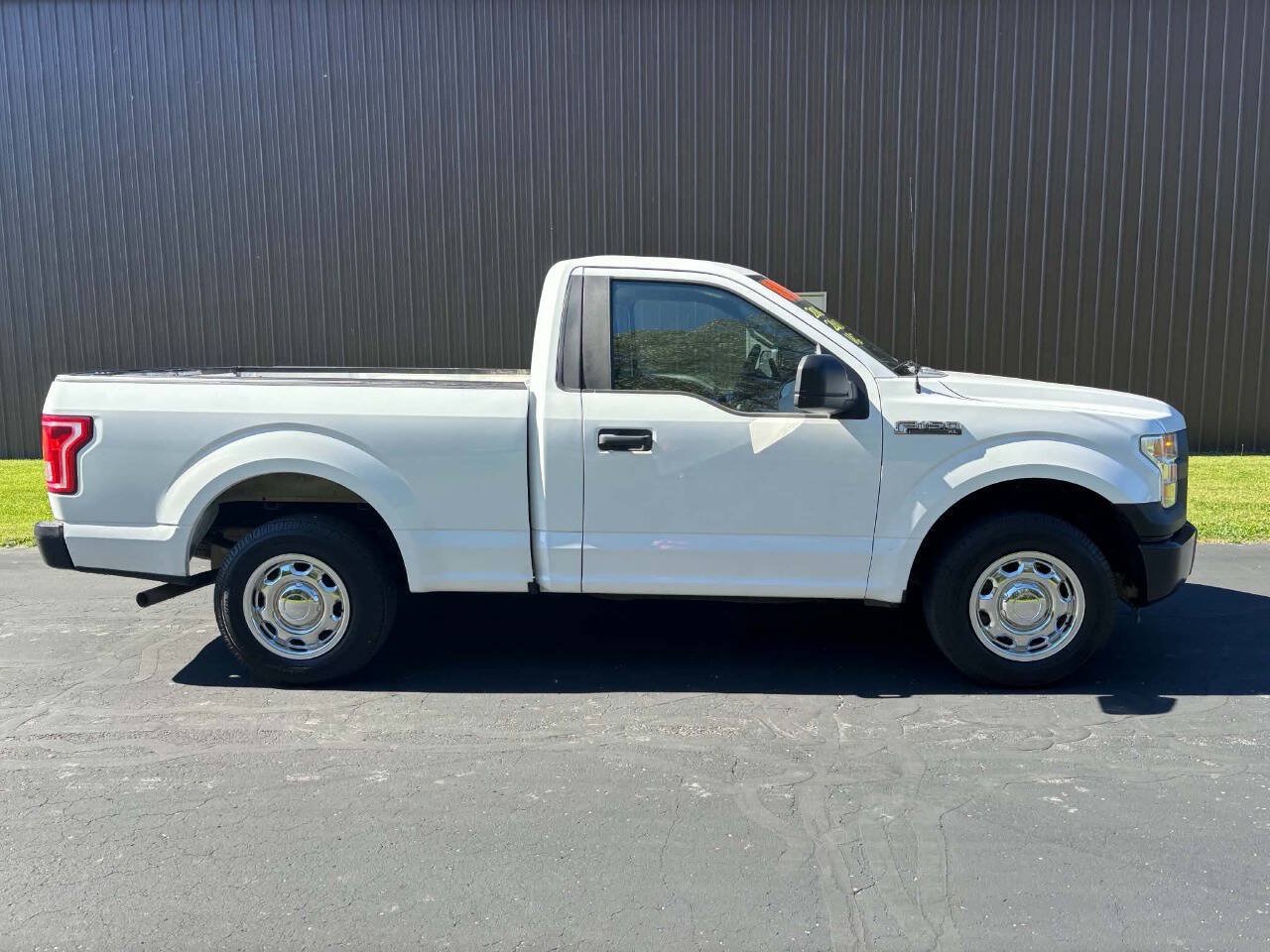 Used 2016 Ford F150 XL w/ Equipment Group 101A Mid RWD image 4