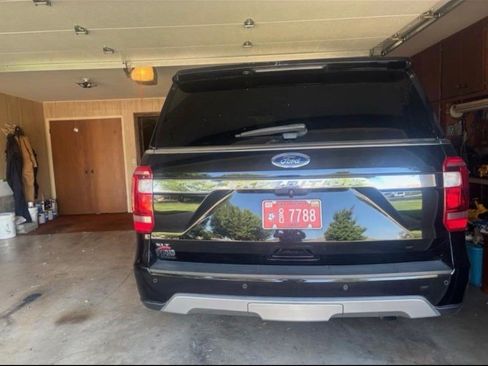 Used 2019 Ford Expedition XLT w/ Equipment Group 202A AWD/4WD image 2