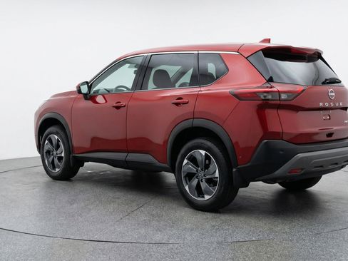 Used 2025 Nissan Rogue SV AWD/4WD image 6