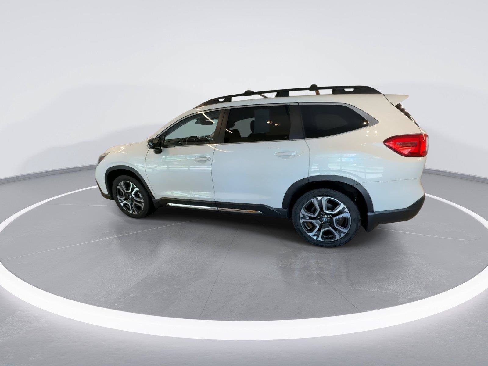 Used 2024 Subaru Ascent Limited AWD/4WD image 5