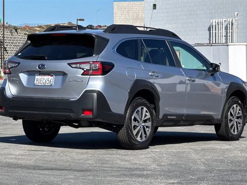 Certified 2025 Subaru Outback Premium w/ Popular Package #1A image 4