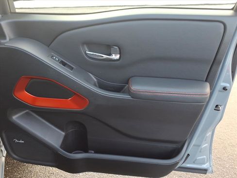 Used 2023 Nissan Frontier PRO-4X w/ Pro-4X Premium Package image 17