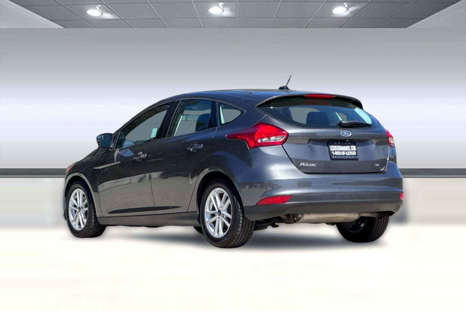 Used 2017 Ford Focus SE FWD image 3