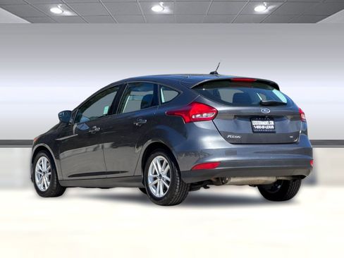 Used 2017 Ford Focus SE FWD image 3
