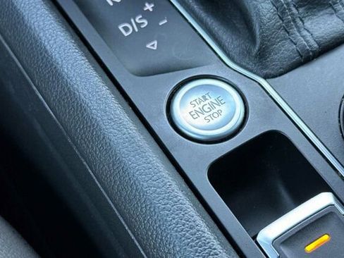 Used 2020 Volkswagen Atlas Cross Sport SEL Premium image 22