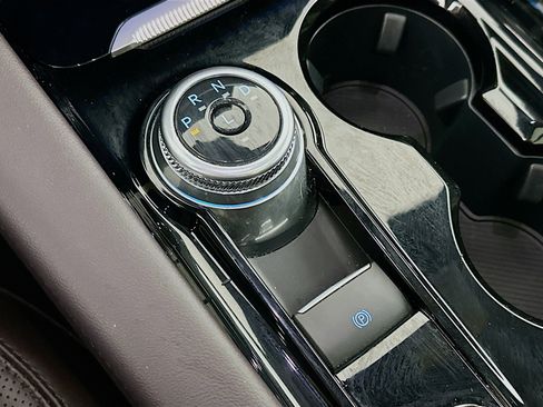 Used 2025 Ford Explorer Platinum w/ LUX Leather Package image 25