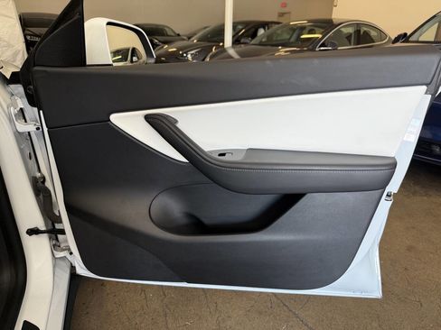 Used 2021 Tesla Model Y Performance AWD/4WD image 27