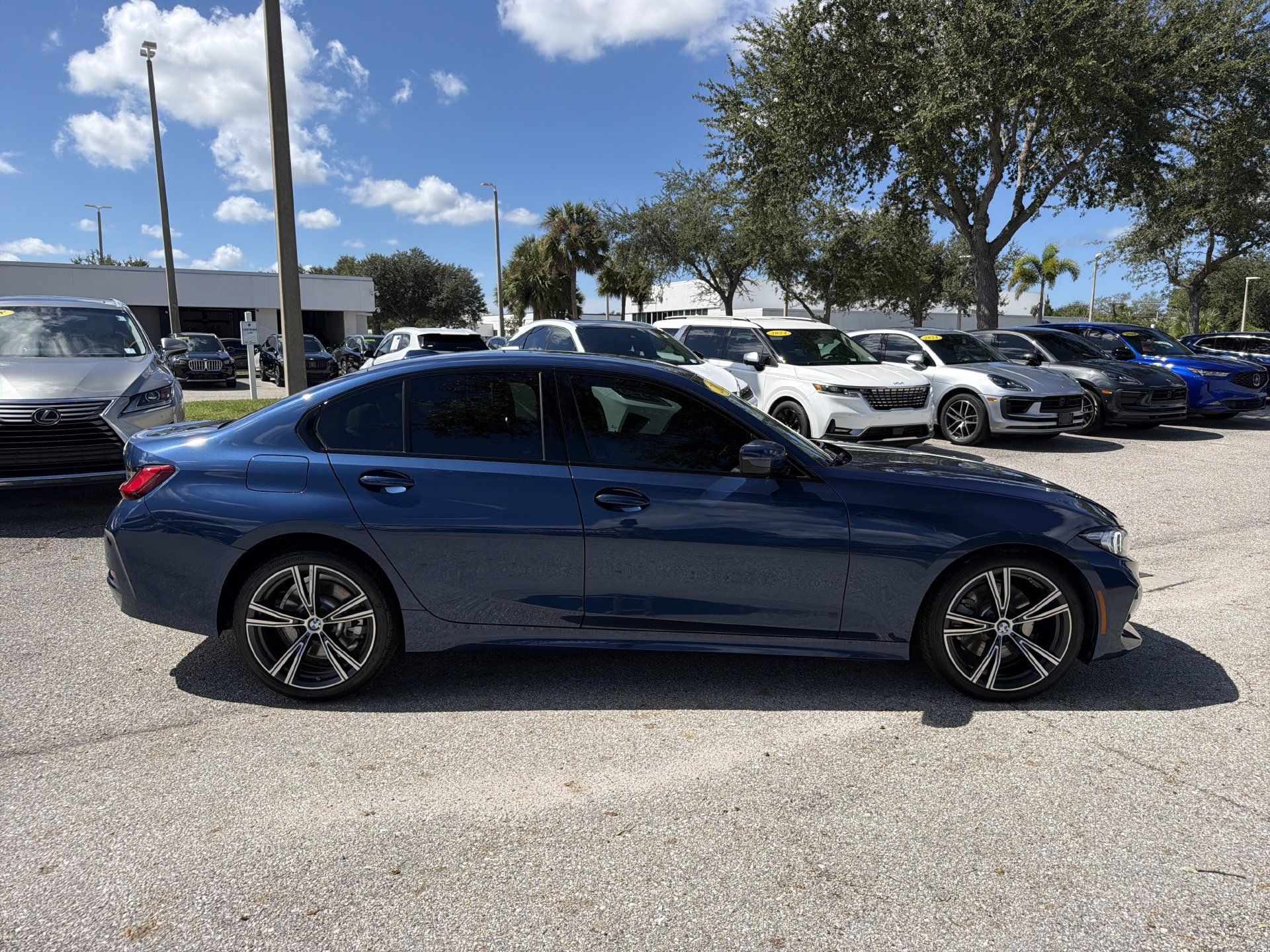 Used 2023 BMW 330i Sedan w/ Premium Package RWD image 4