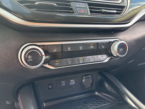 Certified 2023 Nissan Altima 2.5 SR w/ SR Premium Package FWD image 27