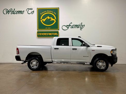 Used 2022 RAM 2500 Tradesman AWD/4WD image 9