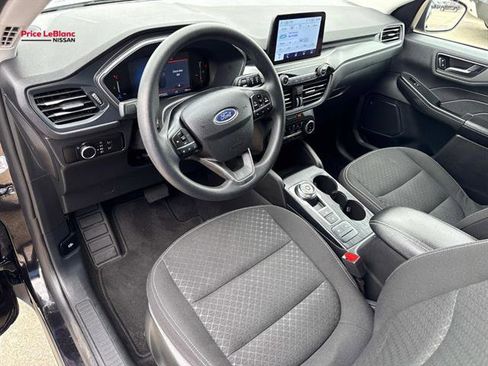 Used 2025 Ford Escape Active AWD/4WD image 17