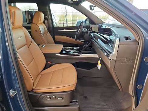 Used 2025 Cadillac Escalade Premium Luxury w/ Touring Package image 29