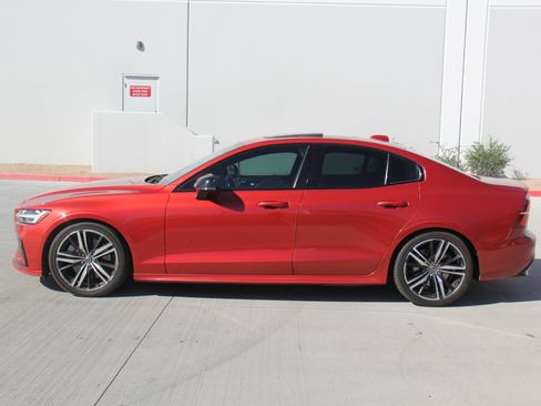Used 2019 Volvo S60 T6 R-Design image 8