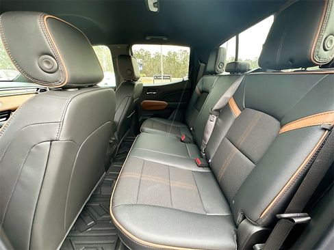 New 2026 GMC Canyon AT4 image 4