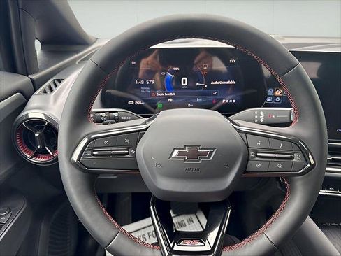 New 2025 Chevrolet Equinox EV RS FWD image 18