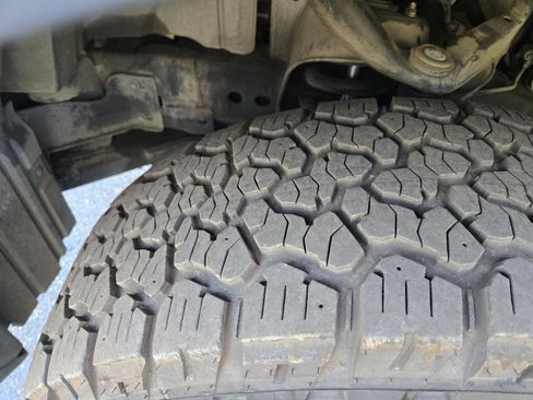 Used 2017 Nissan Titan PRO-4X image 9