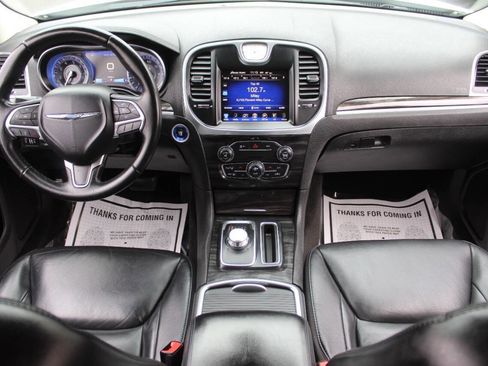 Used 2016 Chrysler 300 Limited image 18