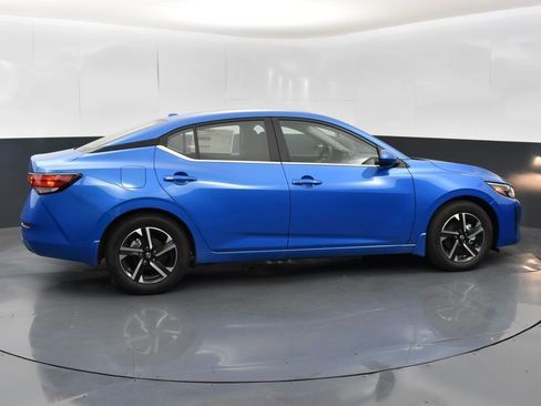 Used 2025 Nissan Sentra SV image 8