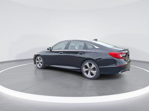 Used 2018 Honda Accord Touring image 7
