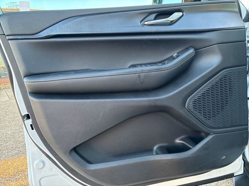 New 2025 Jeep Grand Cherokee L Altitude image 11