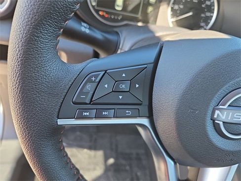 New 2025 Nissan Versa SR w/ Trunk Package image 9