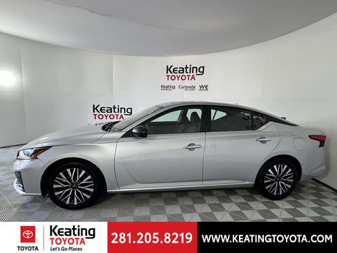 Used 2024 Nissan Altima 2.5 SV image 8