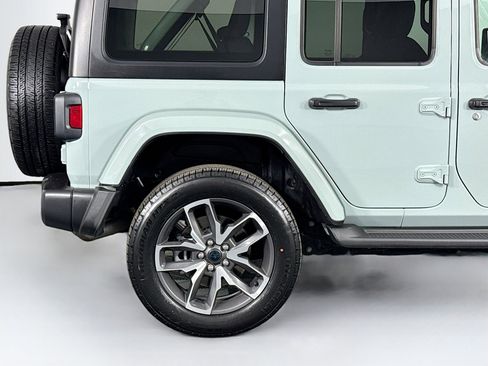 Used 2024 Jeep Wrangler Unlimited w/ Convenience Group image 39