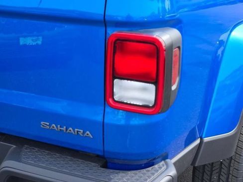 New 2026 Jeep Gladiator Sport AWD/4WD image 16