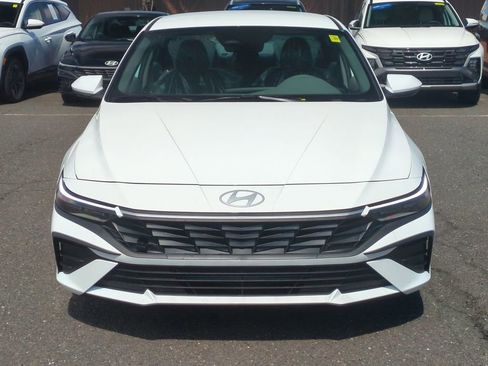 Used 2026 Hyundai Elantra SE FWD image 8