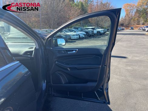 Used 2022 Ford Edge Titanium image 33