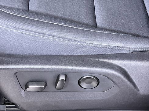 Used 2024 Chevrolet Silverado 1500 Custom image 14