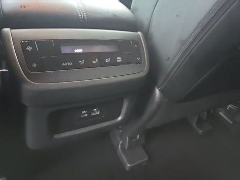 Used 2025 Nissan Pathfinder SL AWD/4WD image 25