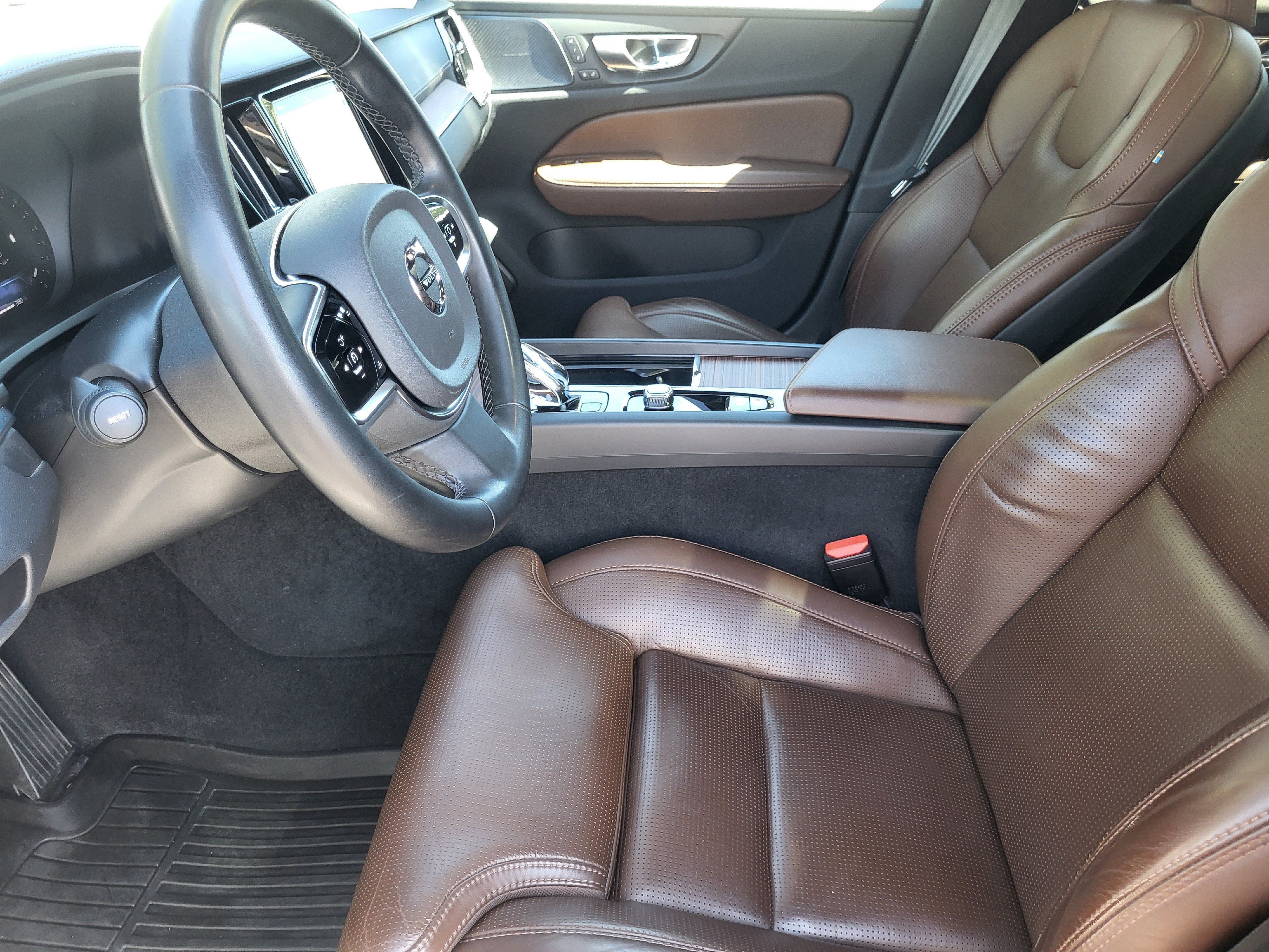 Certified 2024 Volvo V60 B5 Cross Country Ultimate w/ Protection Package Premier AWD/4WD image 10