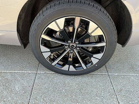 New 2026 Volvo XC60 B5 Plus w/ Protection Package Premier AWD/4WD image 12
