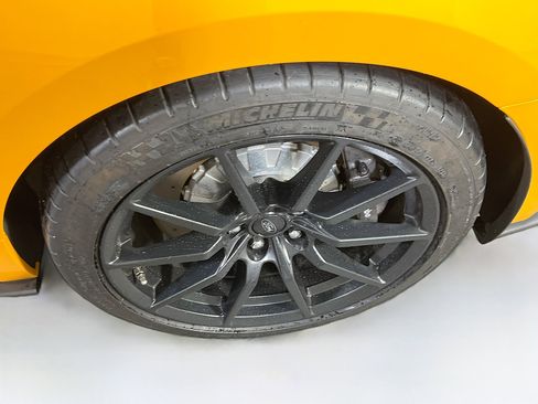 Used 2018 Ford Mustang Shelby GT350 w/ Electronics Package image 29