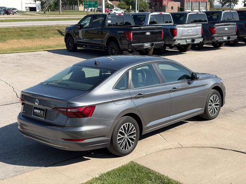 Used 2020 Volkswagen Jetta SE w/ SE Cold Weather Package FWD image 4
