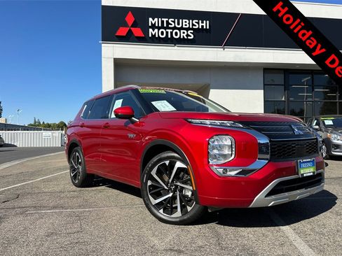 Used 2023 Mitsubishi Outlander SEL image 2