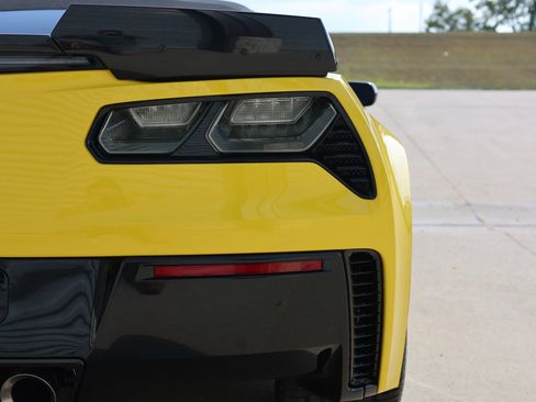 Used 2016 Chevrolet Corvette Z06 w/ 2LZ Preferred Equipment Group image 5