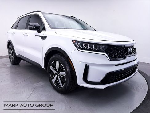 Used 2021 Kia Sorento S w/ Panoramic Sunroof Package FWD image 2