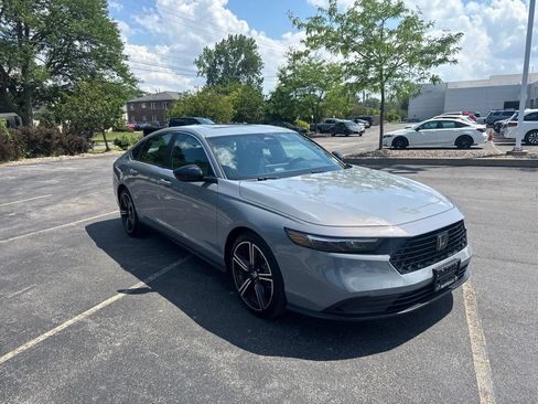Certified 2025 Honda Accord Sport image 2