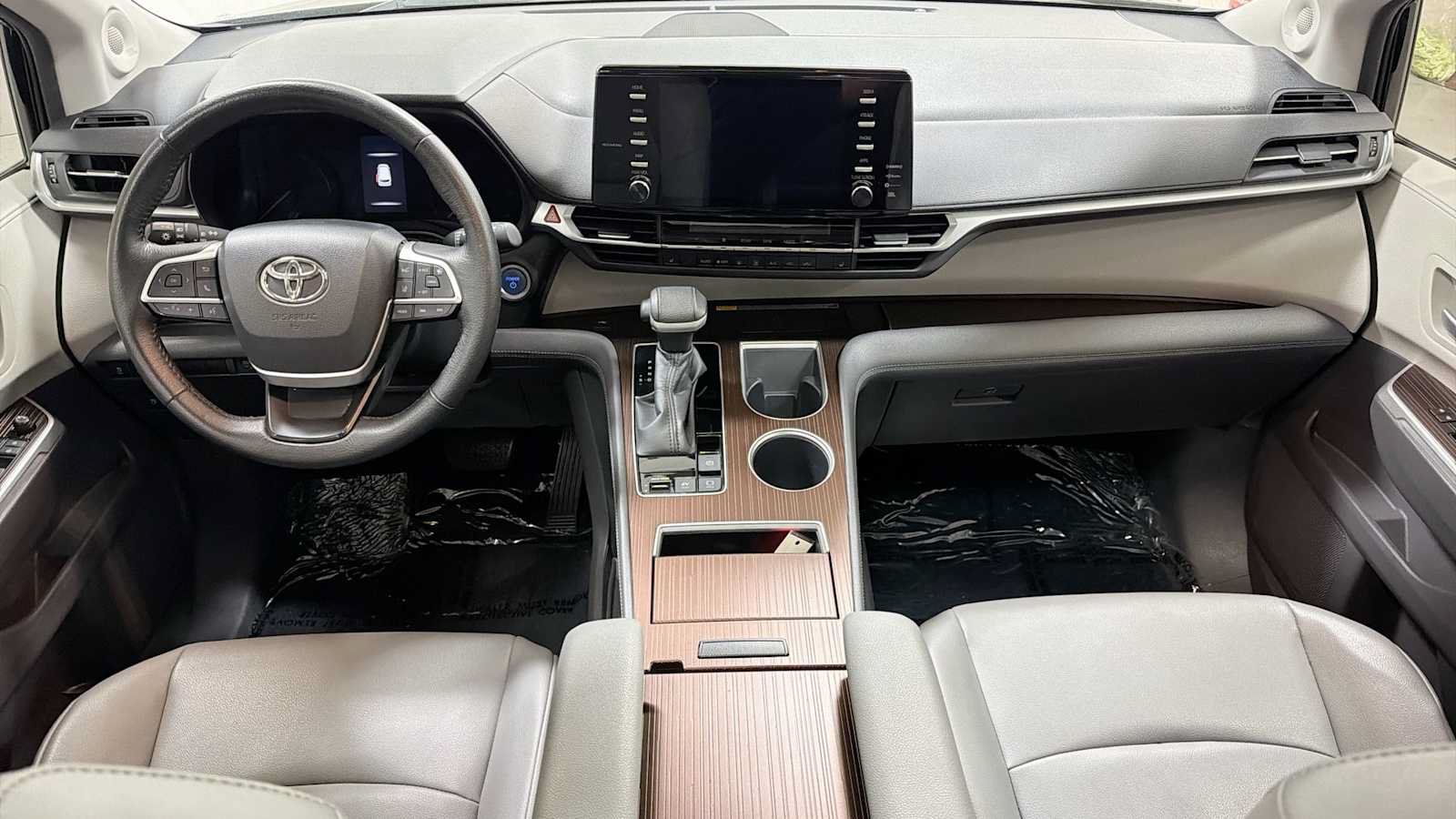 Certified 2022 Toyota Sienna XLE w/ XLE Plus Package FWD image 28